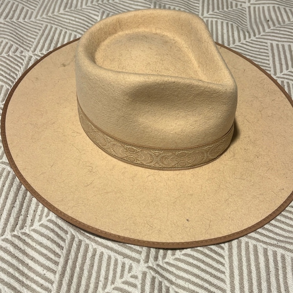 Lack of Color crème hat